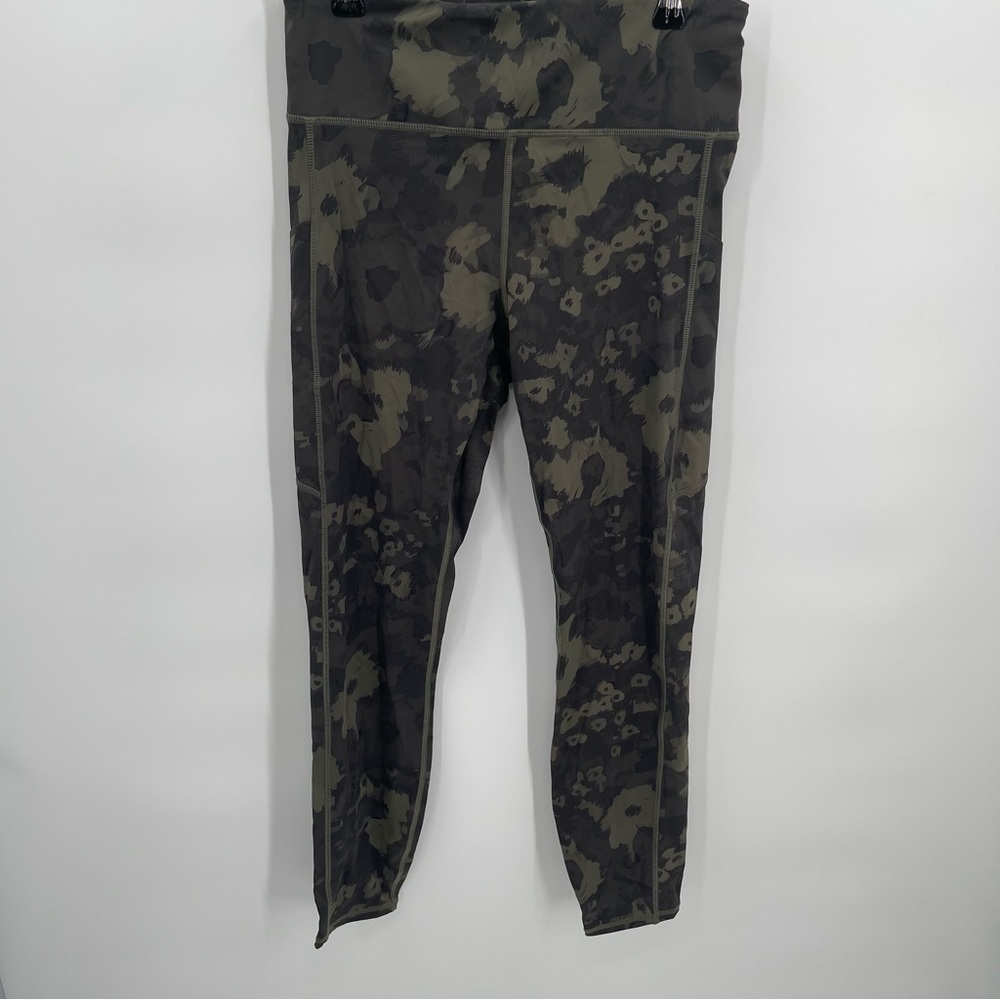 Vuori Women's Stride  Performance Side Pocket Legging VW429 Green camo Small - Picture 10 of 10
